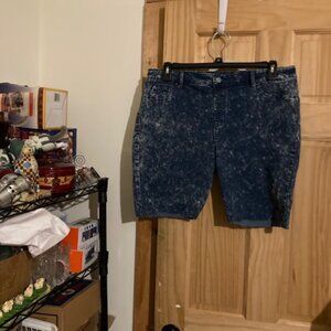 Laurie Felt silky acid wash cutoffs